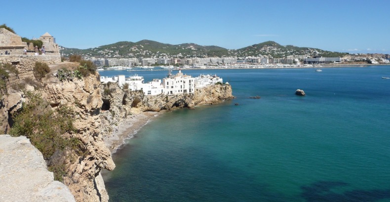 Droomhuizen kopen in Ibiza en Spanje ontdekken
