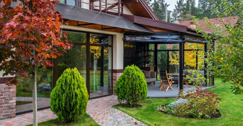 Duurzaam genieten van tuin in vakantiewoning: materialen en meubels met een lange levensduur