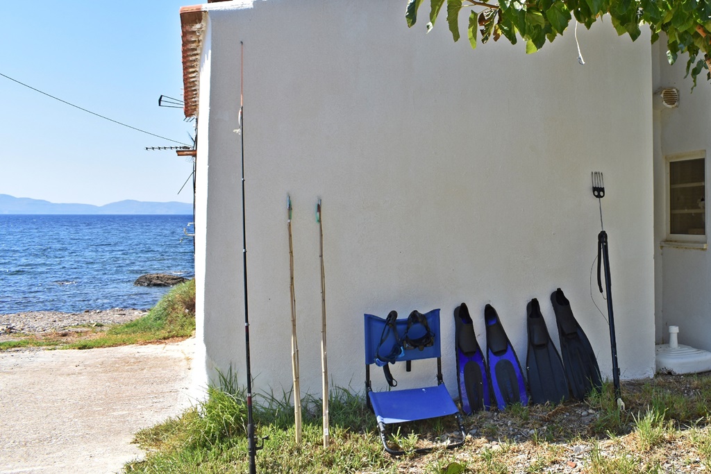 House on the Beach, 2 canoes included